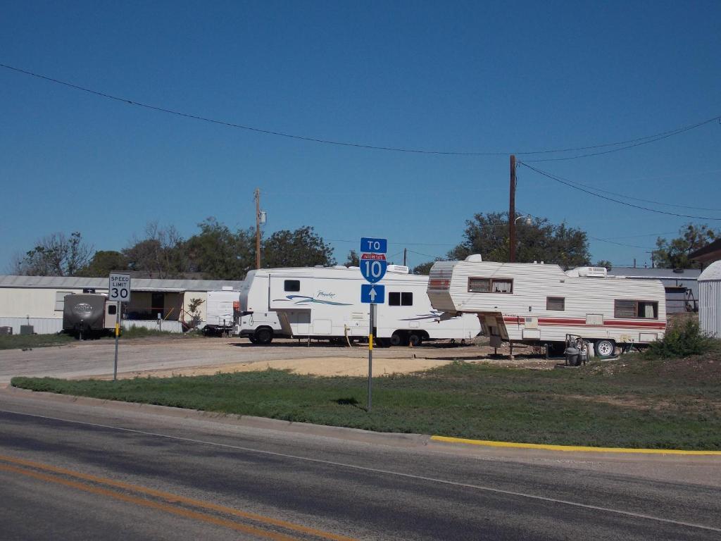 Holiday Host Motel Sonora Exterior photo