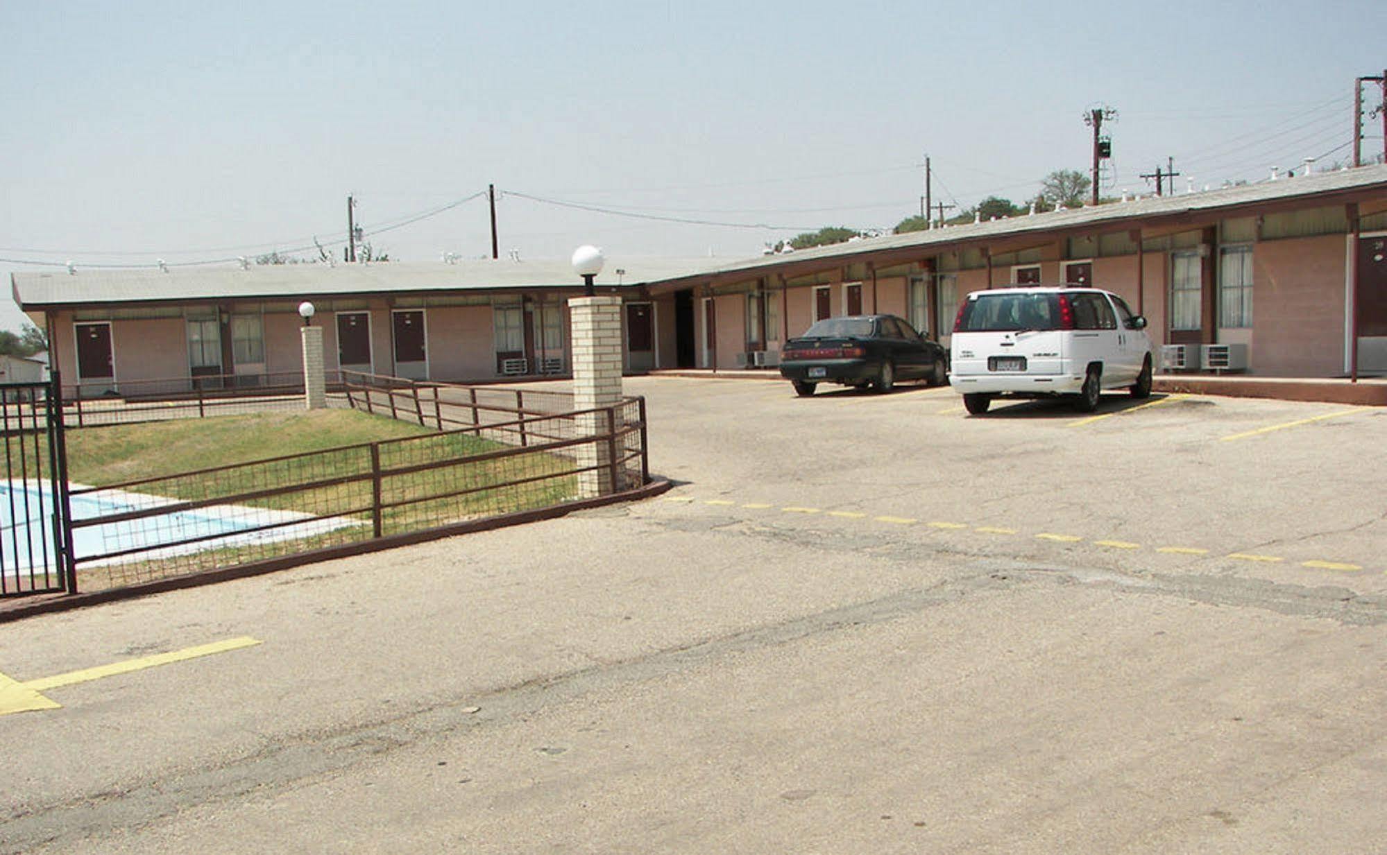 Holiday Host Motel Sonora Exterior photo